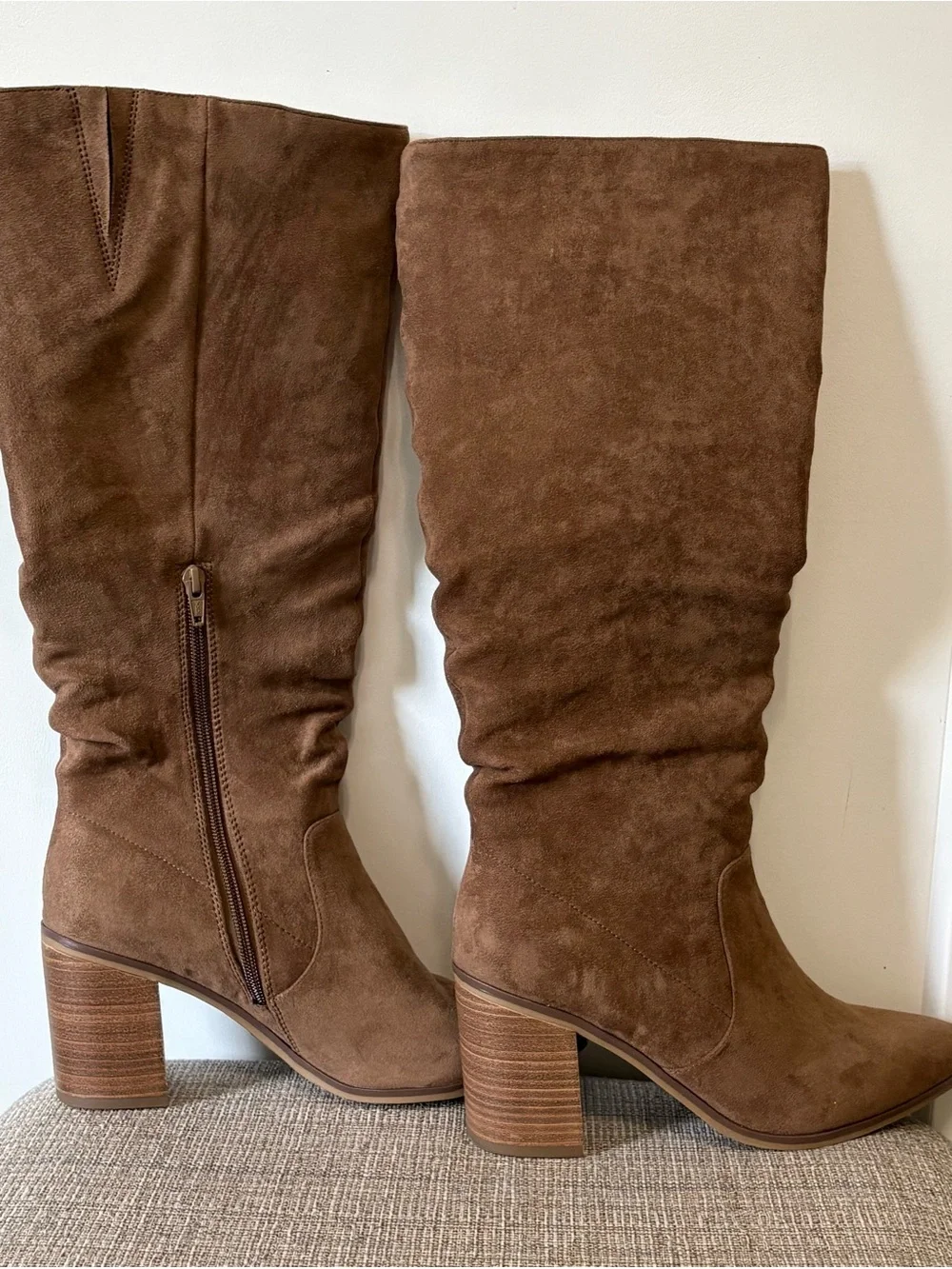 Universal Thread Junie Tall Slouch Boots Tan Faux Suede Pointed Toe 9.5